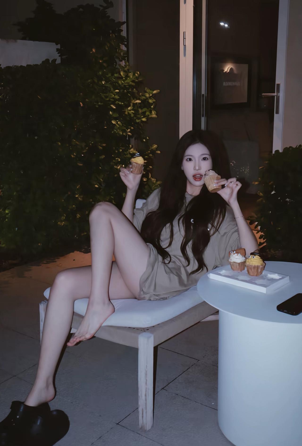 今天是11月5日，星期三。早安，回头看，轻舟已过万重山；昔日那些困住脚步的泥泞，