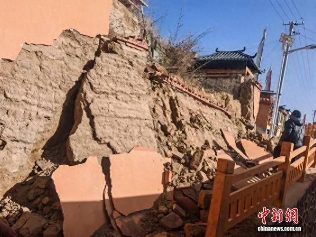 甘南迭部县发生5.5级地震 部分房屋出现裂缝