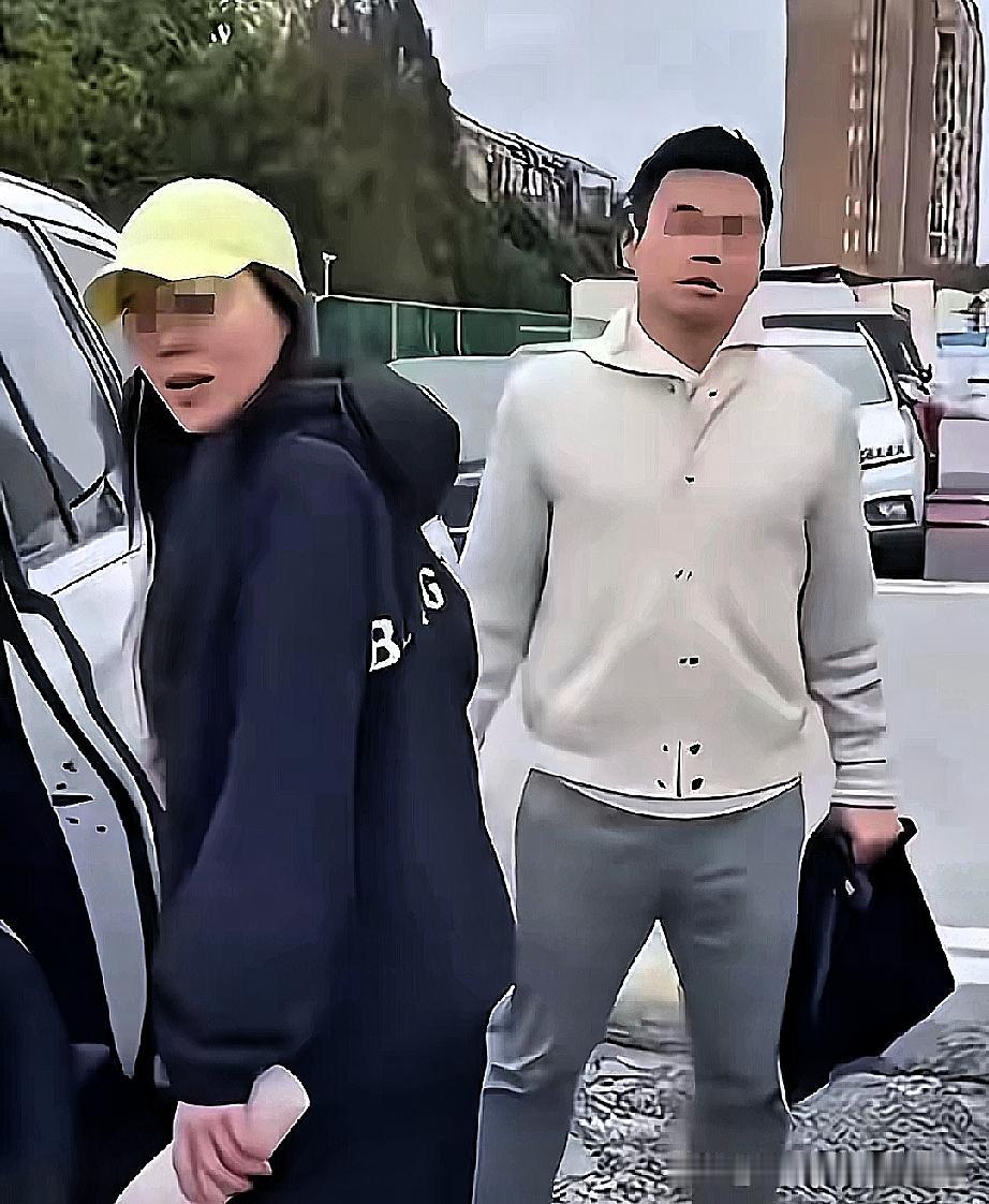 停车场偶遇，老公却带着“三姐”做产检——这不是电视剧，是真实发生的婚姻崩塌现场。