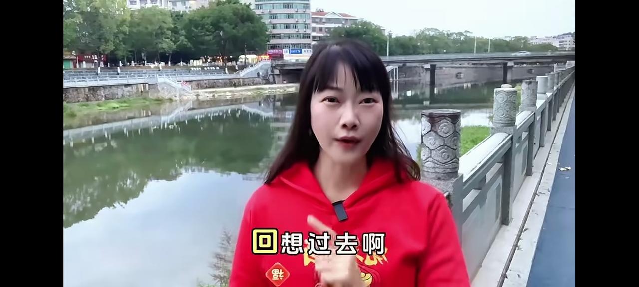 我认为农村中小学教师不存在什么“英雄”“狗熊”，都是平常人。考上的（包括中师毕业