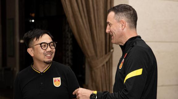 前国脚李毅回忆，去年他得知伊万取代扬科维奇成为国足主教练后，简直无语了。李毅对伊