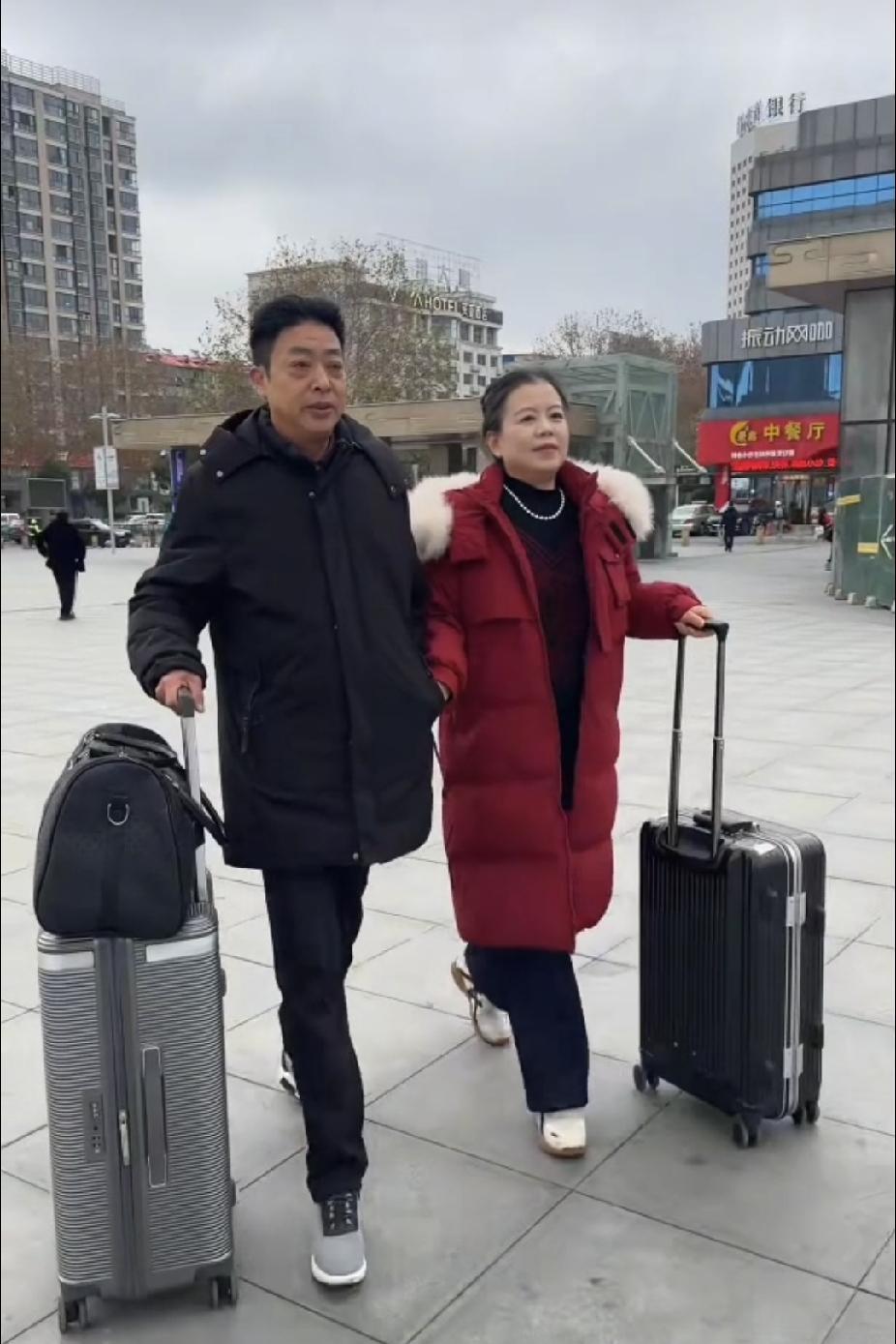 柴桑大姐直播揭露：青铜谎言！关于有些人说，复印件不能鉴定，大姐给出了回应：确