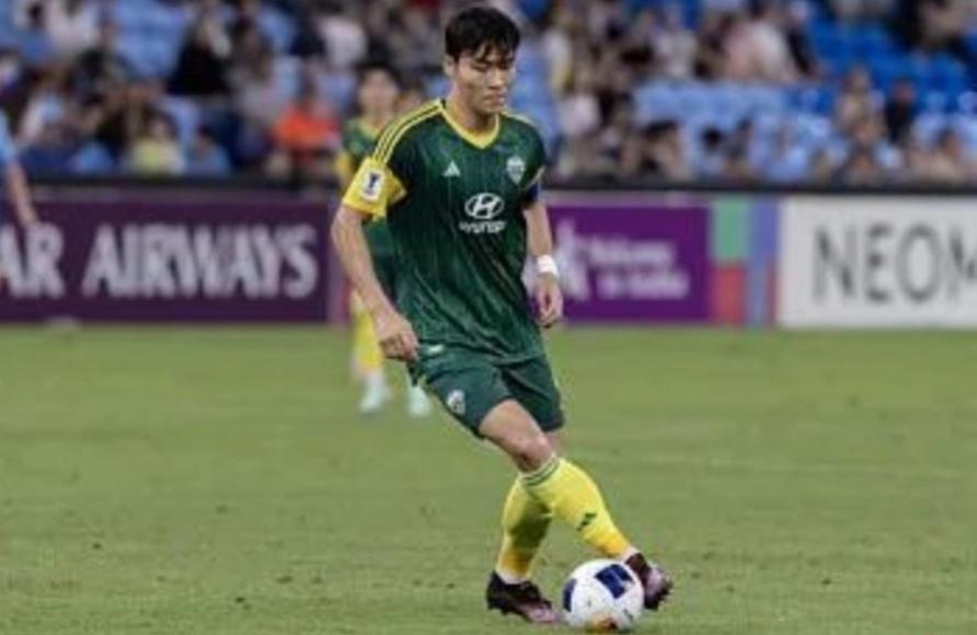 120万美金！浙江队敲定韩国国脚中场朴镇燮！据韩国媒体报道，韩国国脚朴镇燮即将