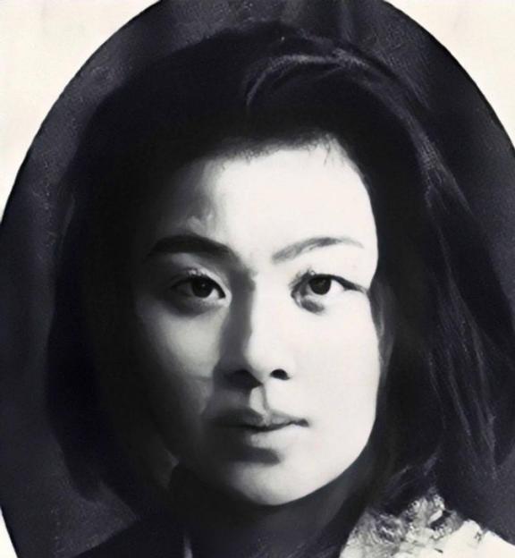 1980年，76岁的丁玲，发文痛骂78岁的沈从文："贪生怕死的胆小鬼，斤斤计较个