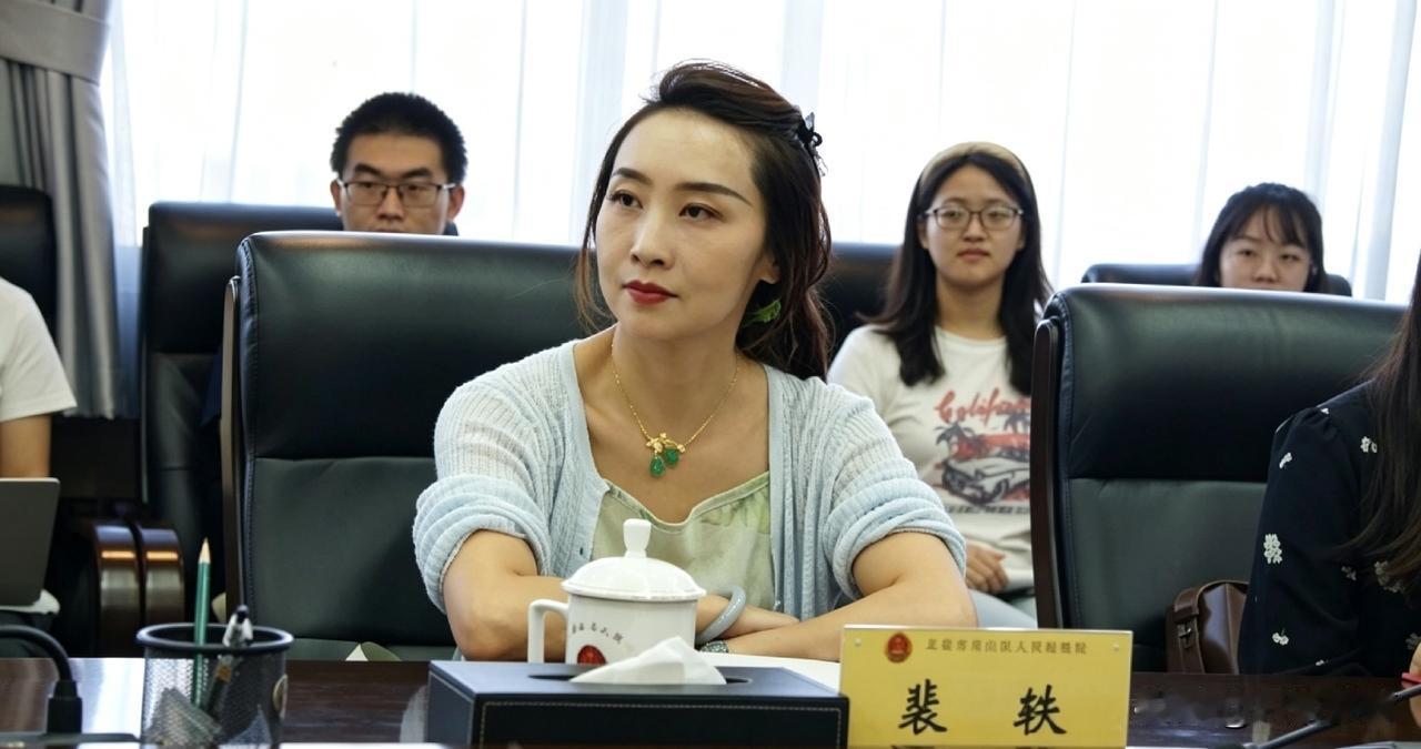 北理工裴轶老师的岗位标注为“助理教授”，这一称谓并未纳入国家法定职称目录。“
