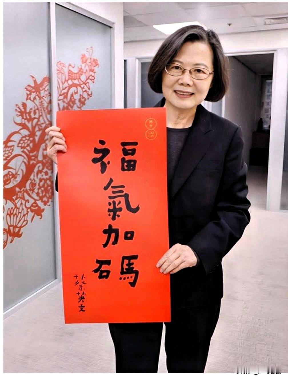 果然是没有对比就没有伤害！一个菜鸟，一个大师级别。