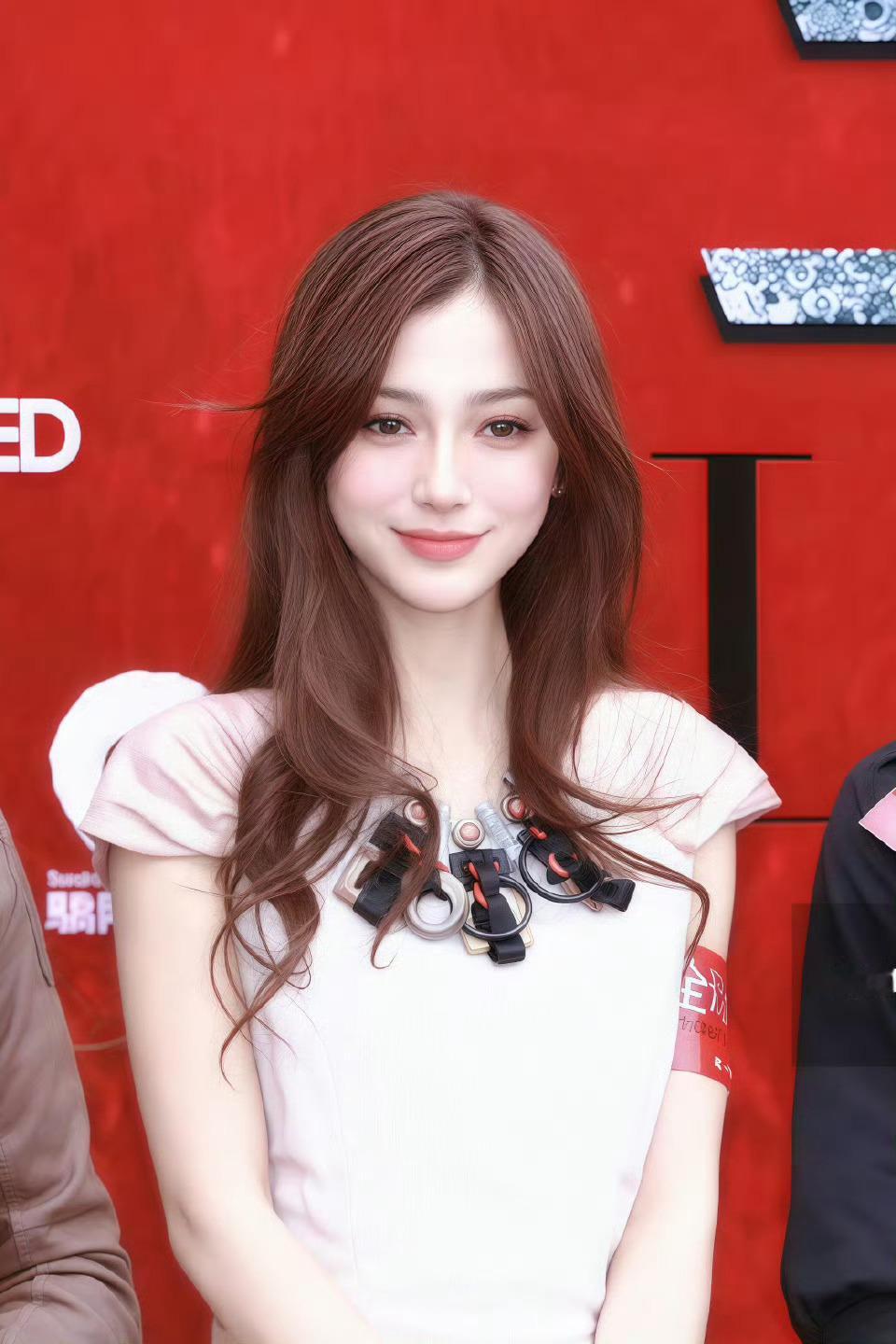 angelababy🥜angelababy你要多笑笑你一笑天就晴了