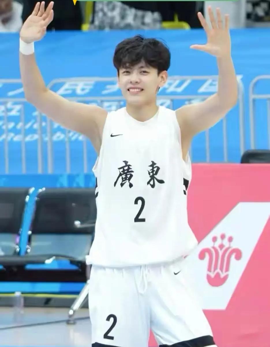 广东东莞新彤盛女篮太强了，开局9连胜。今天单外援出战仍然在客场以72:69战胜山