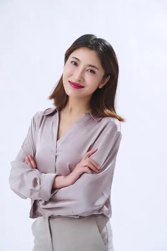 犹撒树立的人设一个个都在坍塌！从哈佛女孩刘亦婷，再到哈佛女孩金刻羽，再到犹撒树立