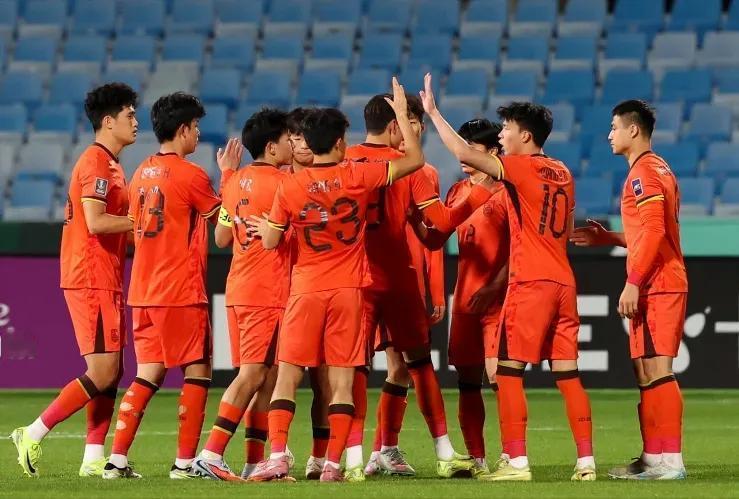 装死的不是越南，而是U23国足！上半场战罢，一度让人怀疑越南队是不是在刻意隐藏实