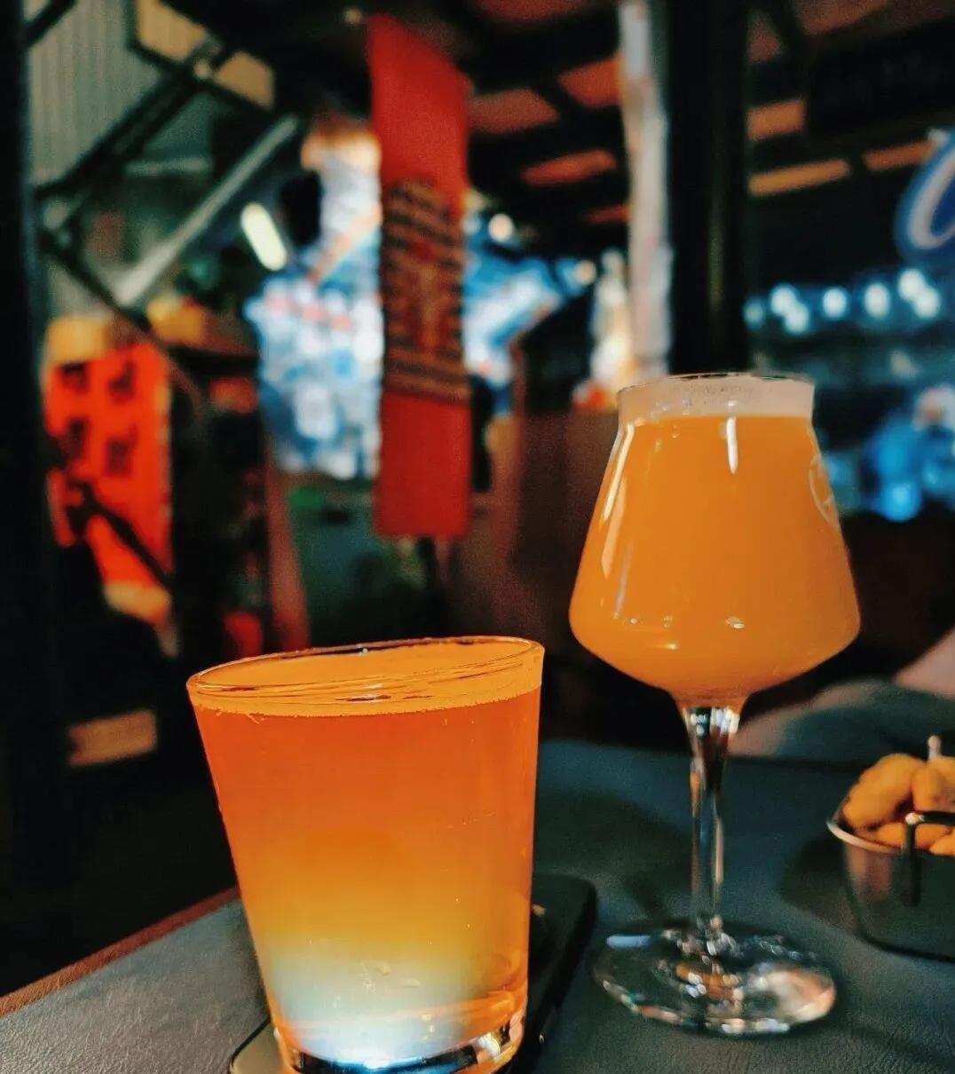 我敢打赌，你过去三年喝的大部分啤酒，根本不配叫“酒”。它们有一个更准确的名字——