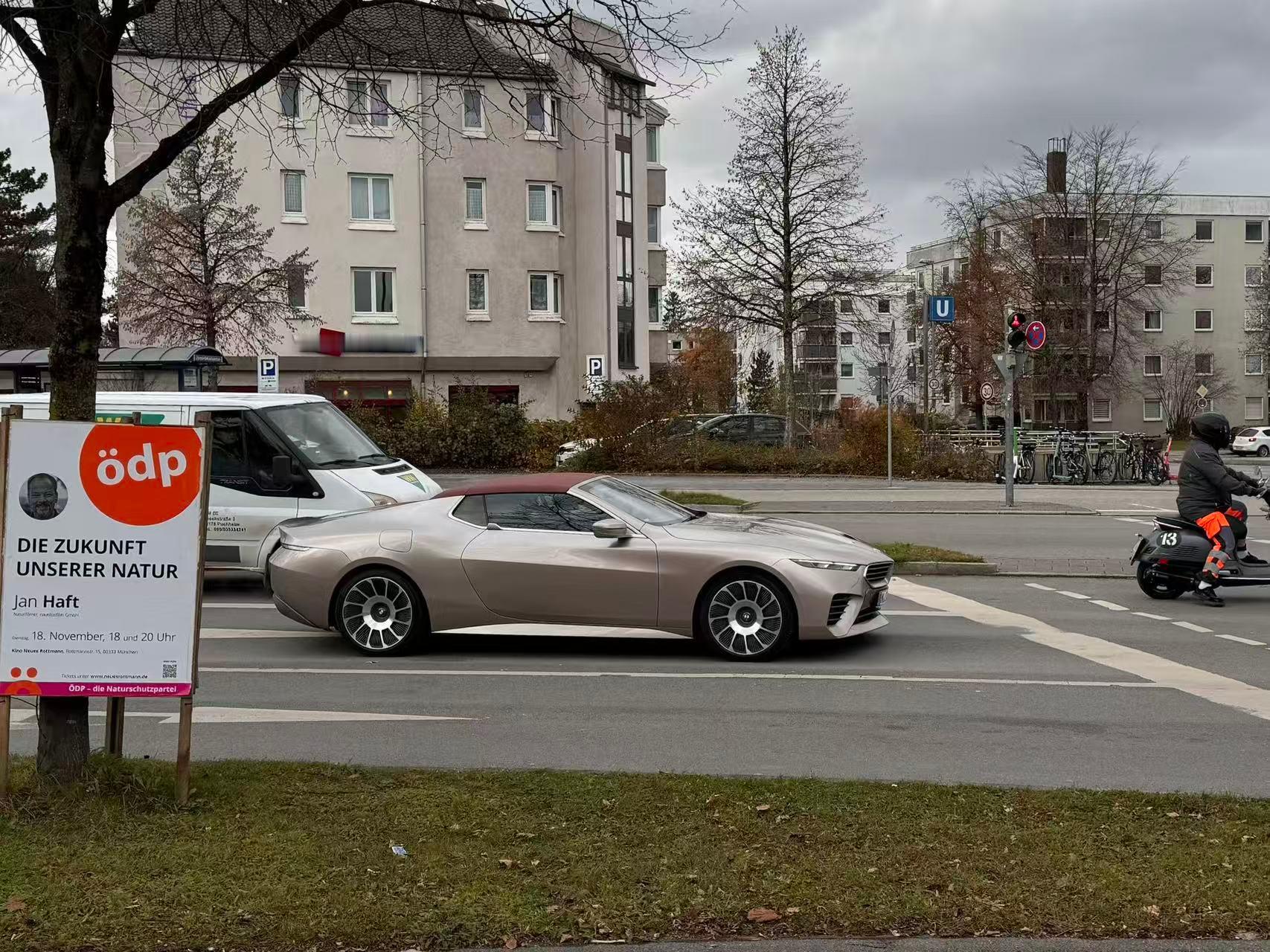 朋友在德国街头偶遇了活的宝马顶级限量车型：skytop，这算不算是顶级bimme