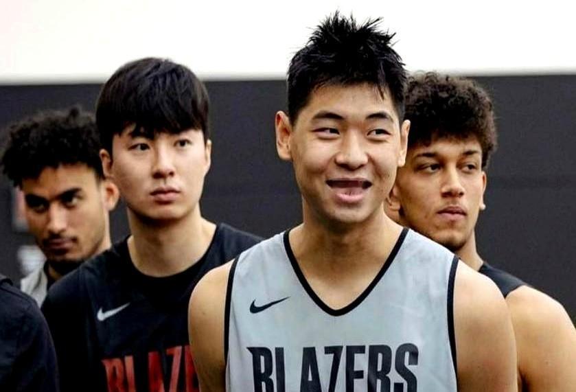 崔永熙赛季报销的真相去年夏天，崔永熙为了能在NBA扛住对抗，硬把体重涨了18
