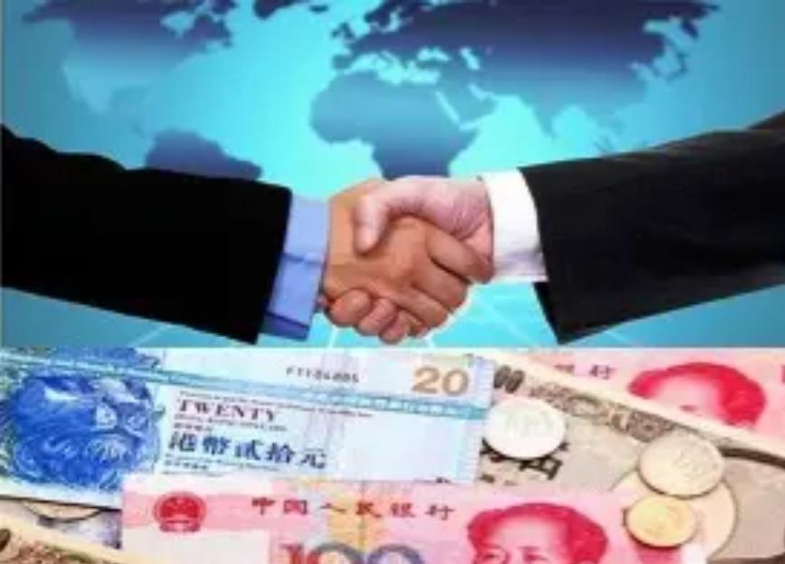 人民币国际化刚闯出一条生路，后方就起火了？9月20日，英国《金融时报》投下一枚重