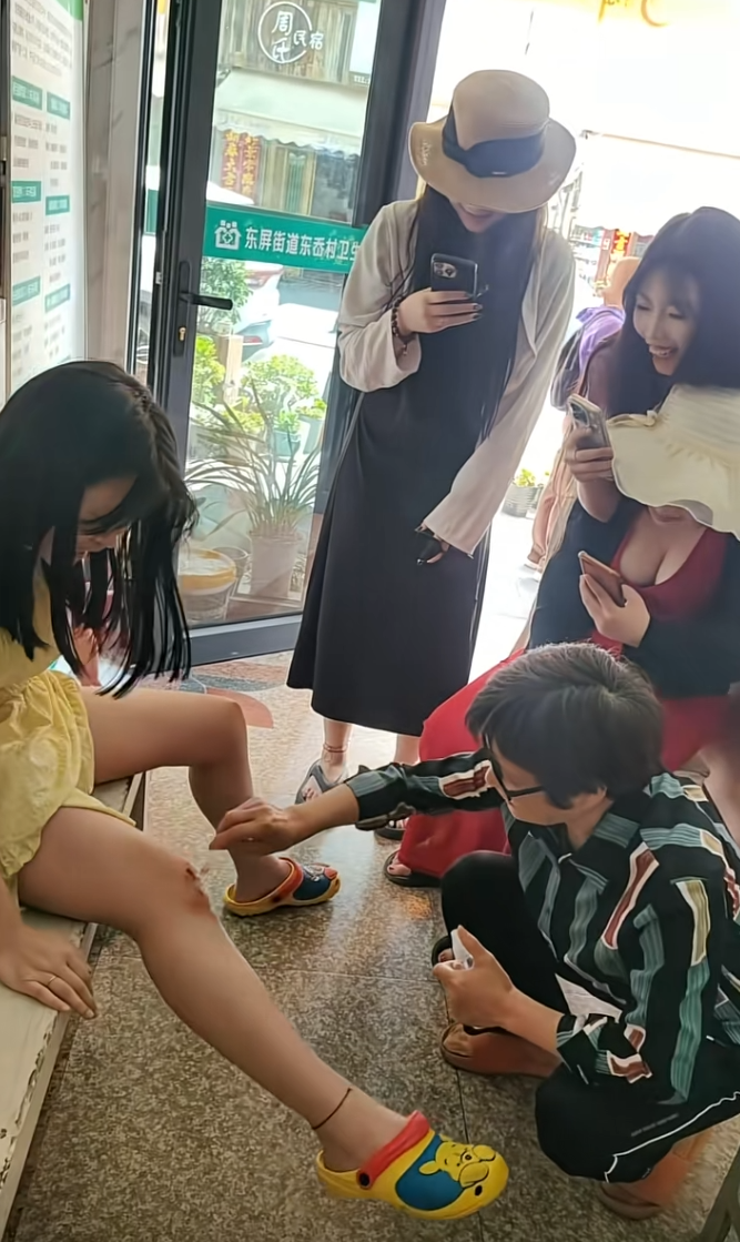 喷点药水怎么还唱上海豚音了[哭笑不得]