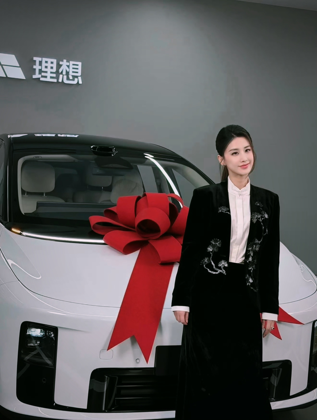 该说不说，选理想i8品味是真的好，而且衣品相当可以，不错不错