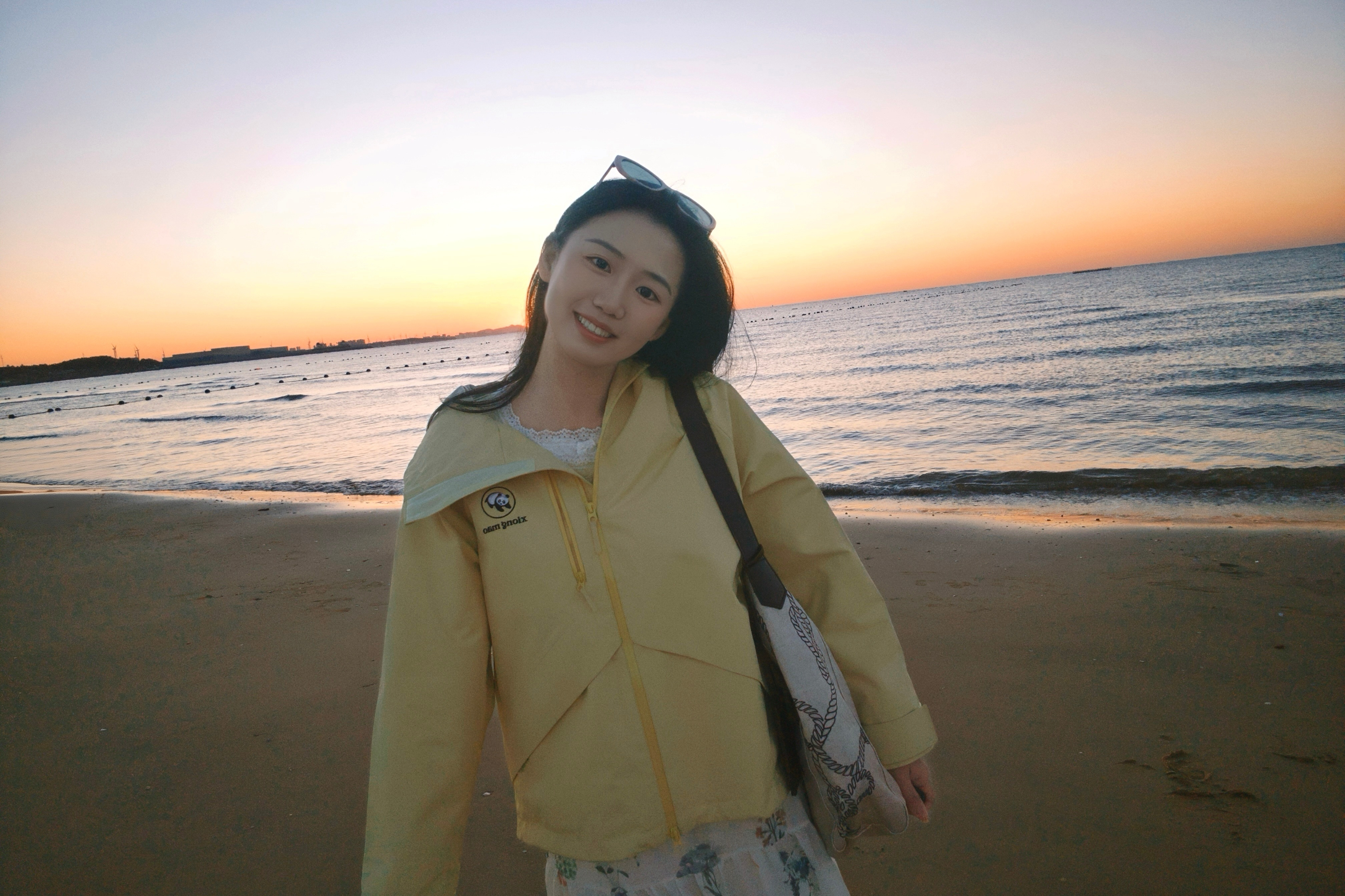 穿着熊猫去海边看日出啦🌅早上五点就爬起来去楼下看日出海边风还挺大吹的凉嗖嗖这