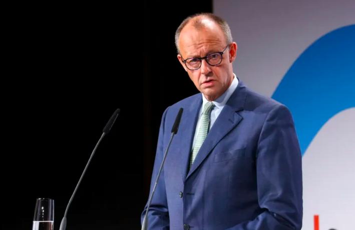 人还没到北京，调门先喊破天：德国总理默茨这出“变脸戏”，到底演给谁看？【观察者