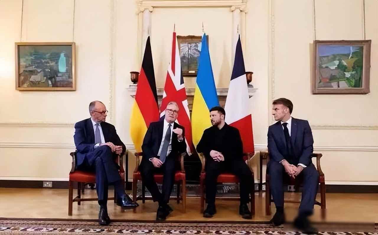 泽连斯基终于跪了，基本无条件，特朗普通告全球，11国发联合声明2025年冬天，