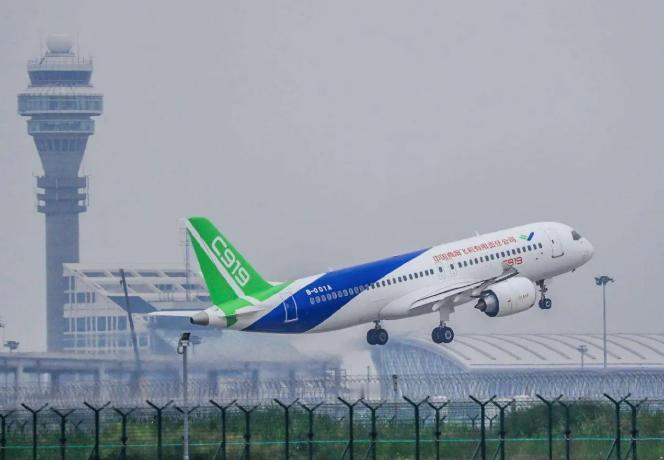 这次轮到中国“立规矩”了！8月13日，C919首条国际航线开通后的消息仍在持