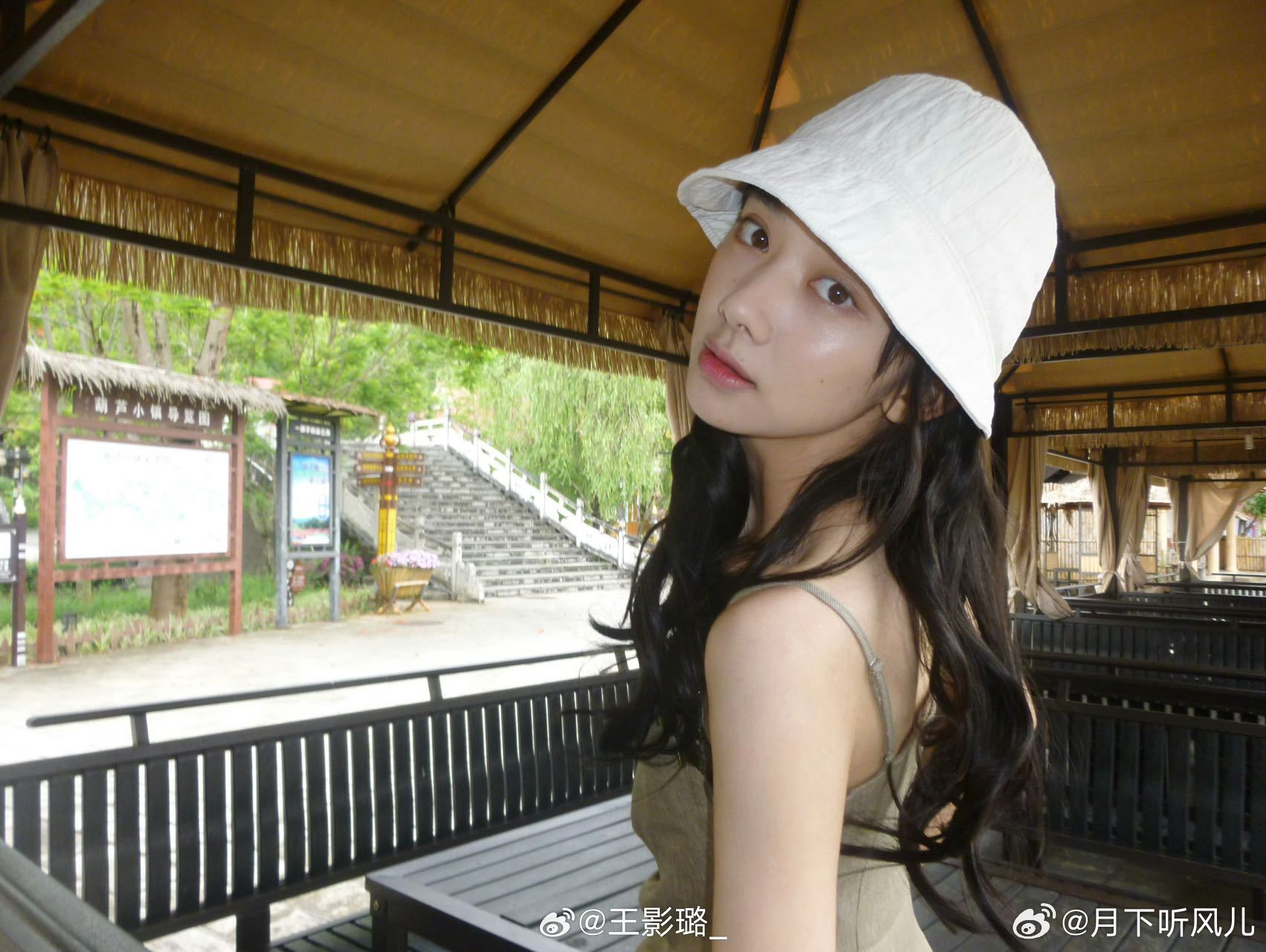 素颜无修的王影璐王影璐这素颜无修的样子也太让人喜欢了！没有滤镜的假面感，没有修图
