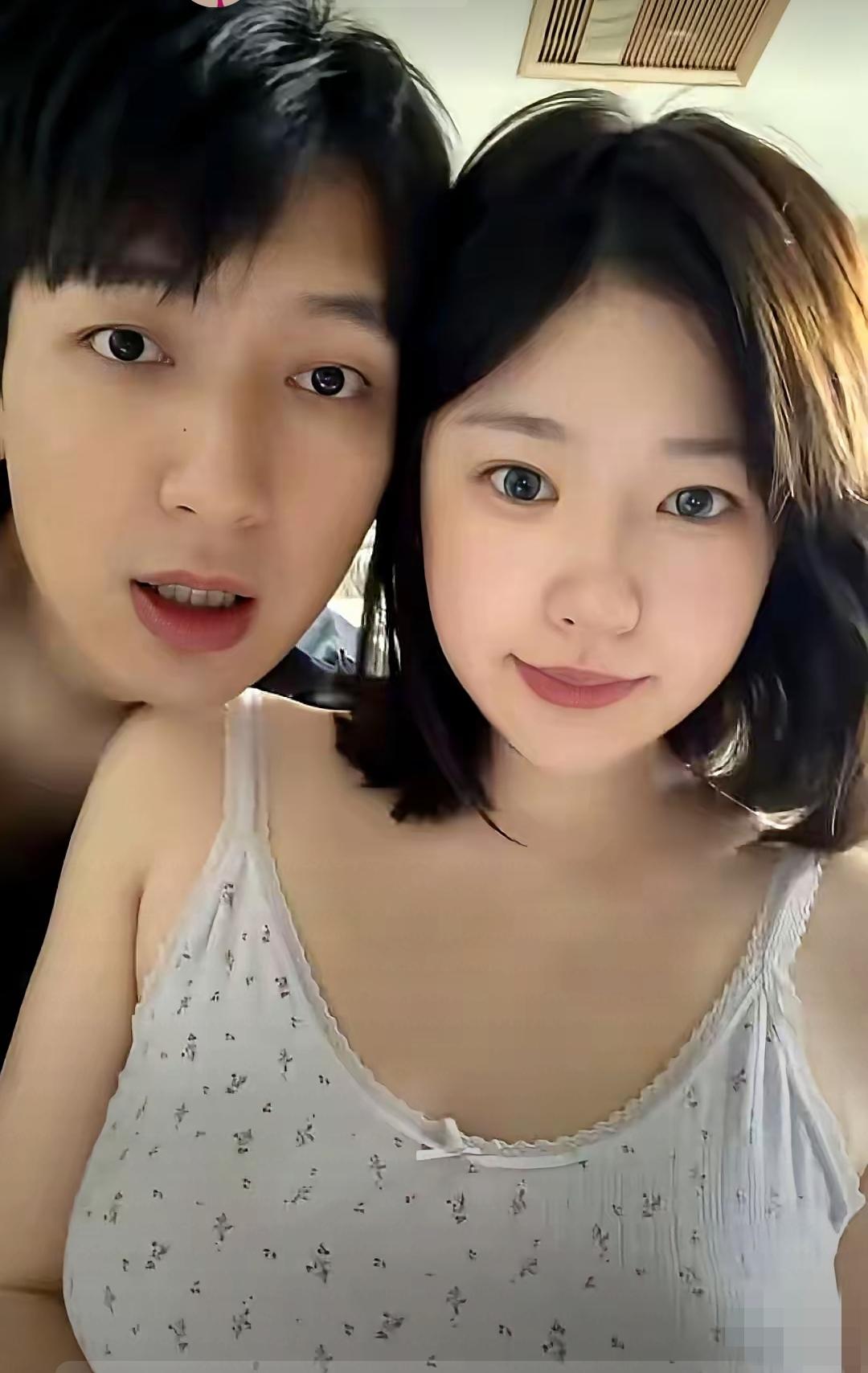 黄一鸣把女儿和妈妈支开，穿的吊带和新男友在188米大平层里秀恩爱！要不说，黄