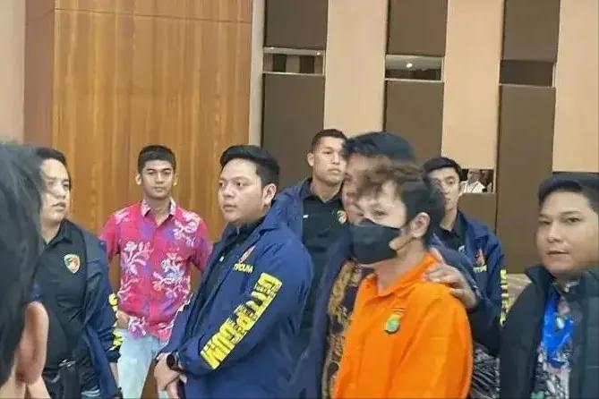 跨国追逃再传捷报！柬埔寨电诈头号头目郑荣锦印尼机场落网郑荣锦是土生土长的中国