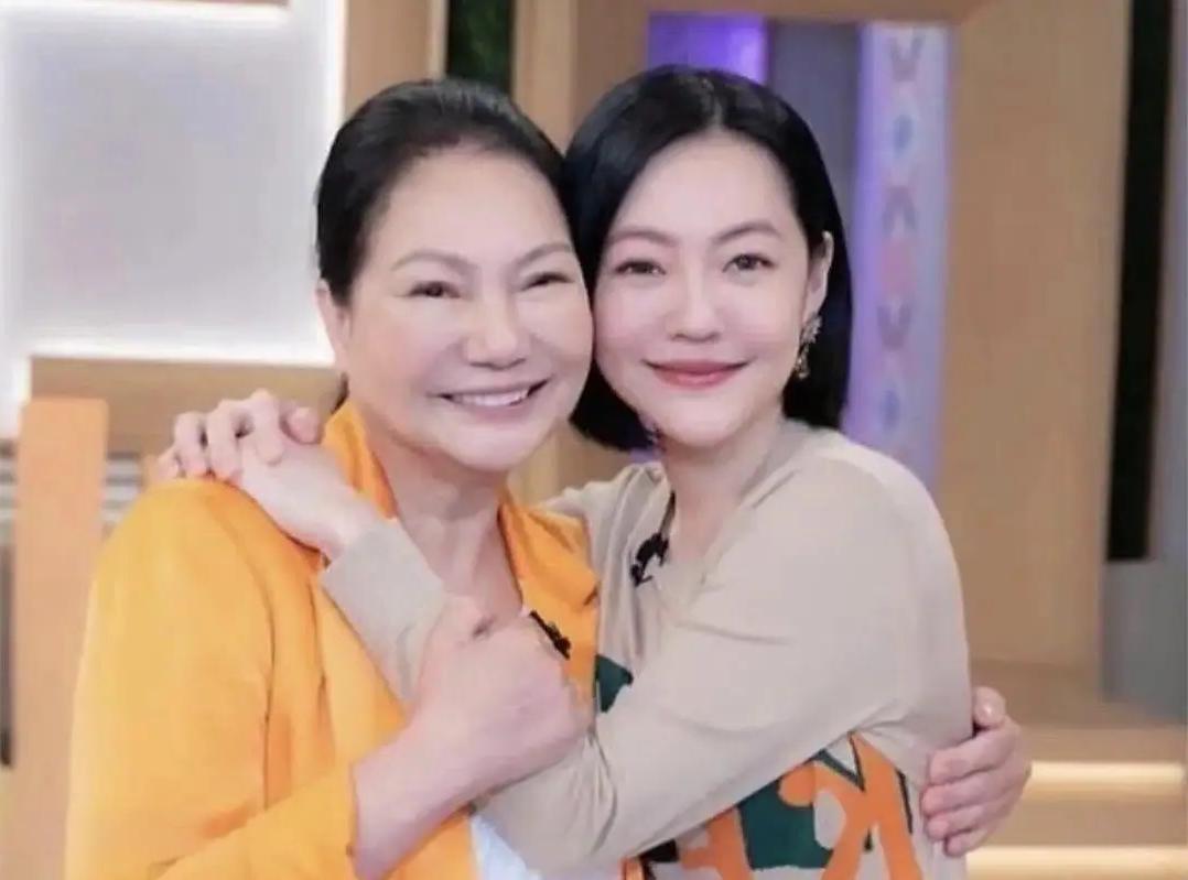 最近小S搬家这事儿，哪是简单的尽孝，分明是戳破了“豪门媳妇”的体面假象！住了