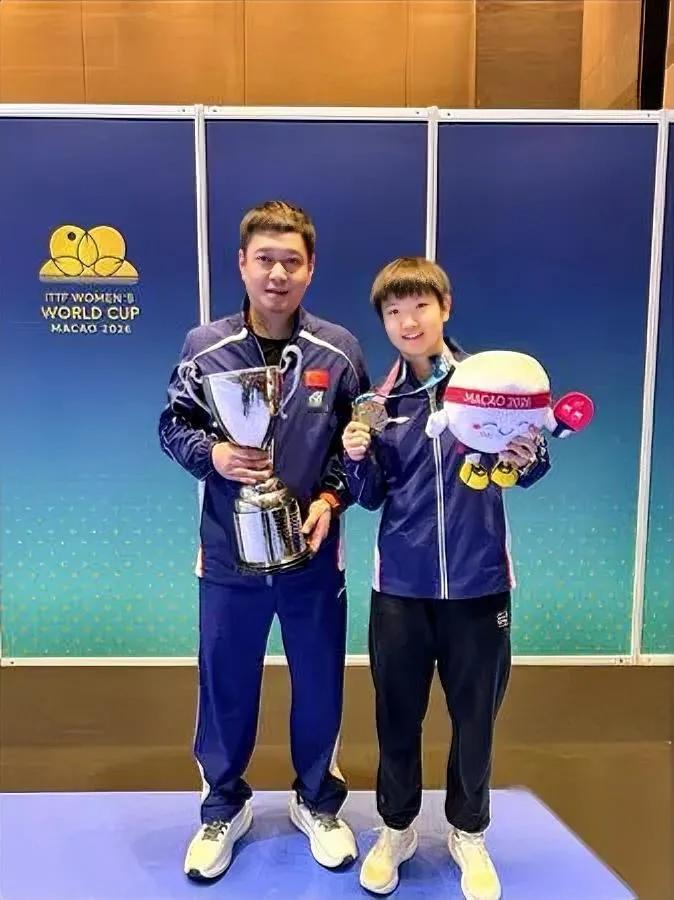 邱贻可真的赚麻了这话真没人反对吧当年当运动员的时候都没这么火。当初他