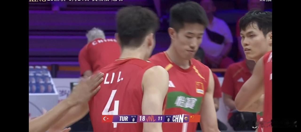 哎！被完虐，被土耳其砍瓜切菜，世联赛波兰站中国男排迎来首败。中土就不在一个层次