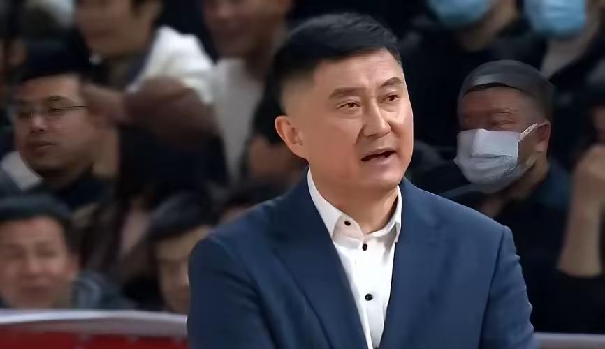 俱乐部杯辽宁男篮怎么输江苏的？想不通啊。杜锋今天玩起全华班仍101:75大胜江苏