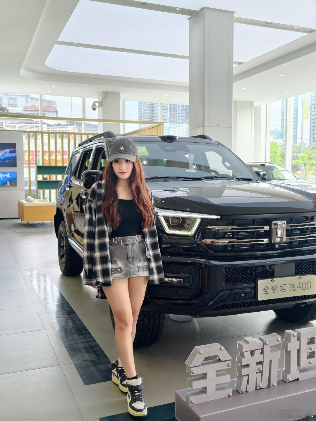 坦克400是越看越好看，越看越帅呀！你们有没有这种感觉？很耐看！​​​