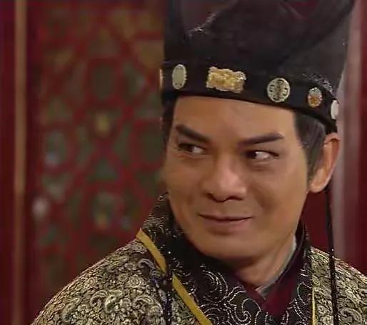 1510年，明武宗亲自出马，抄没大太监刘瑾的家，搜出黄金250万两，白银5000