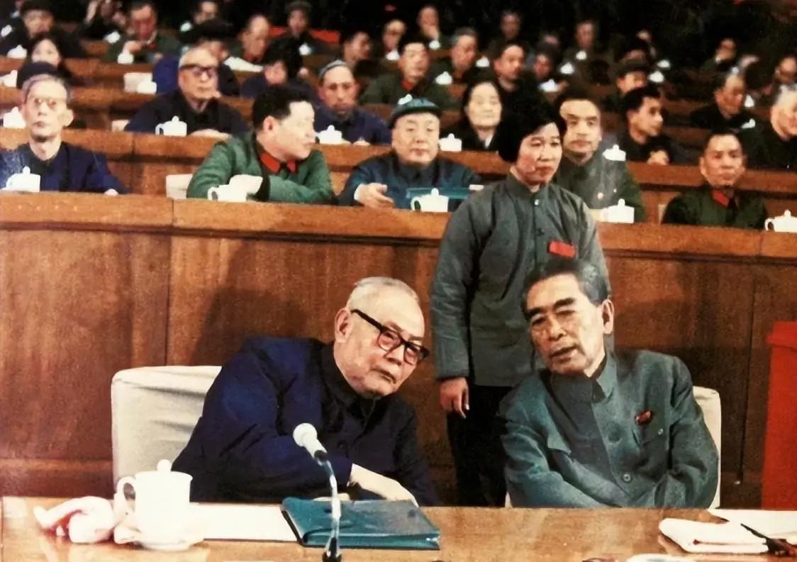 叶剑英“战功不多”，却为何能当元帅？不计得失，公开通电反蒋，毛主席曾经讲过：“他