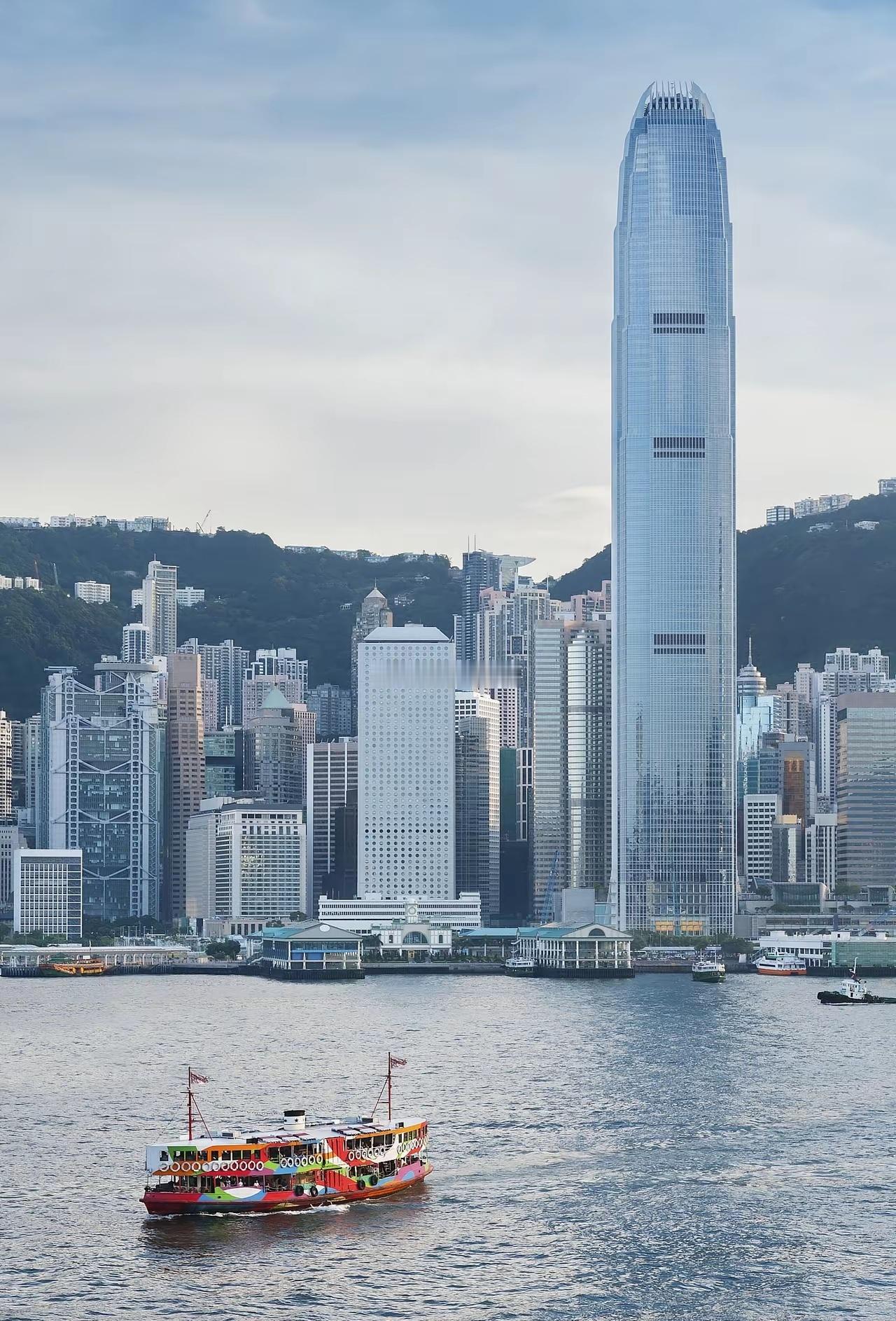 全球150米以上高楼最多的四座城市：中国香港669栋，最高楼484米的环球贸易广