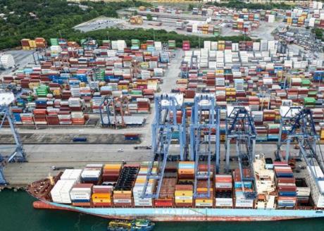 中方对巴拿马出手反制了。外媒最新报道：“巴拿马法院撤销长和旗下巴拿马港口公司（P