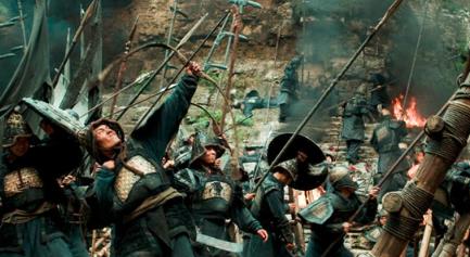 古代打仗，有一款叫做“金汁”的生化武器，原理是将人的粪便放到锅里煮成汤，守城方顺