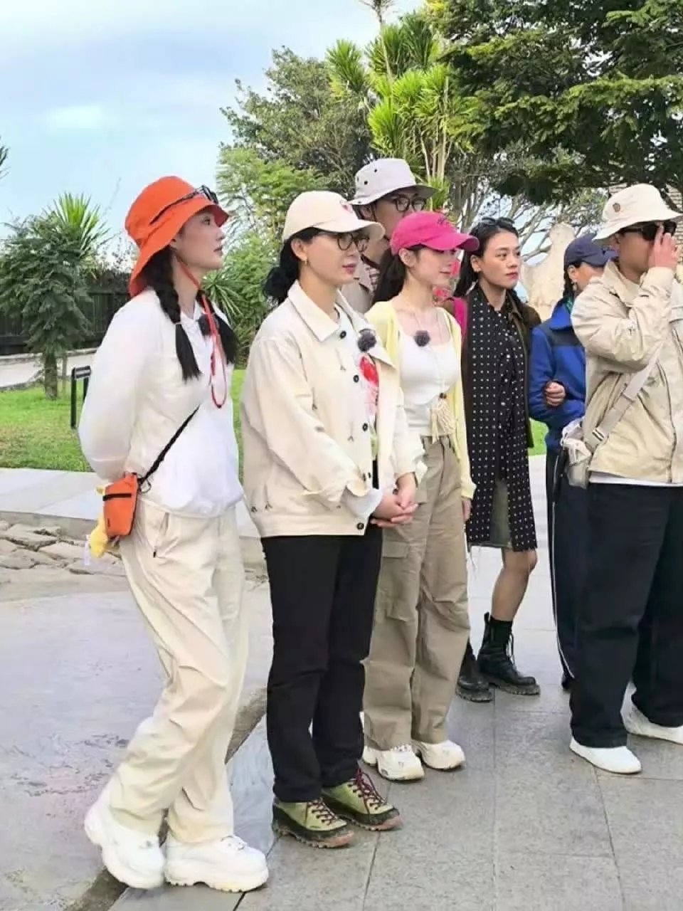 她们俩果然最熟已经挎上了哈哈哈，好奇马思纯会叫那英什么😝​​​
