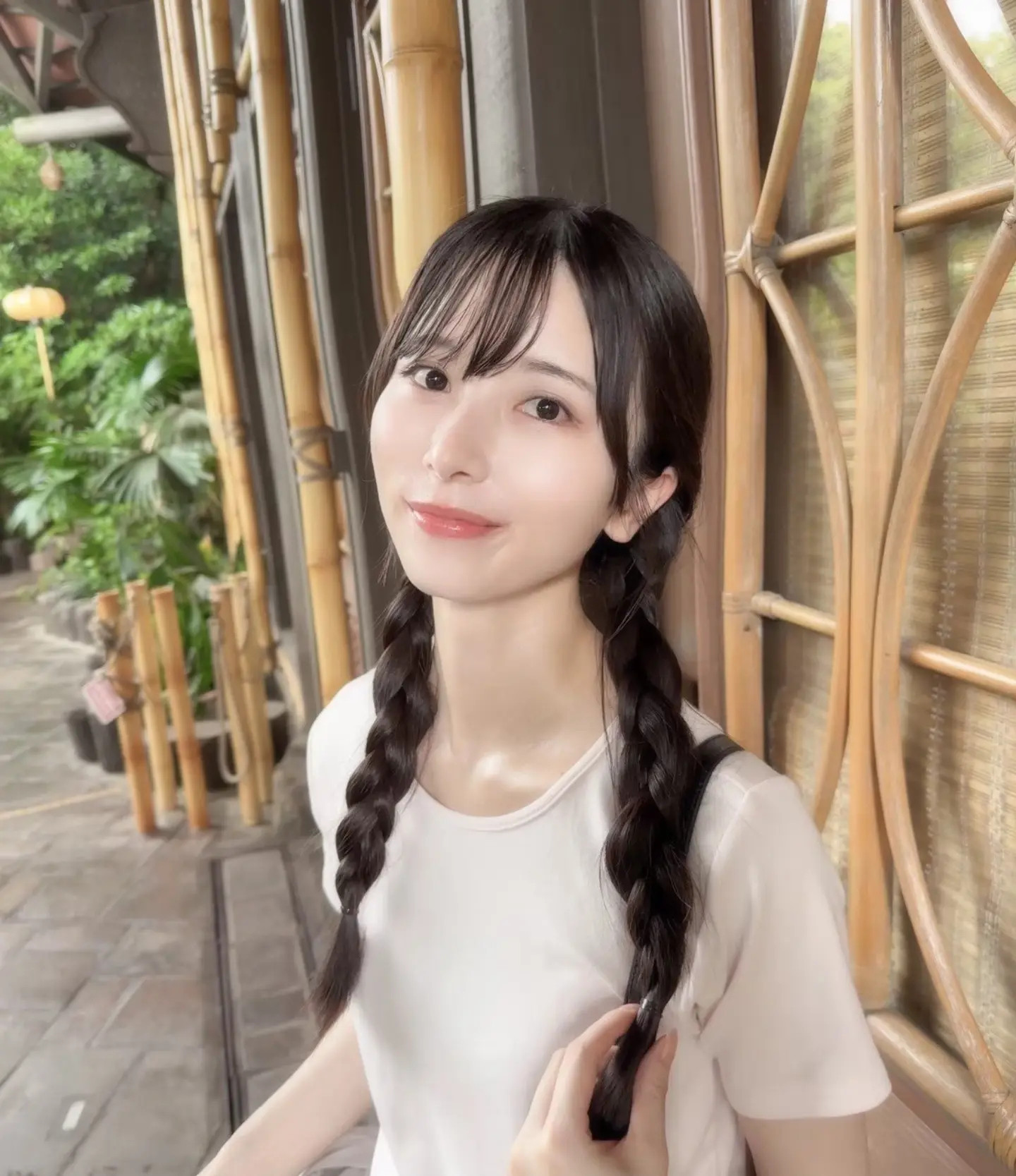 佐々木琴子「卒業旅行2日目🐱ディズニーランド🐭　📷こなちゃん」​​
