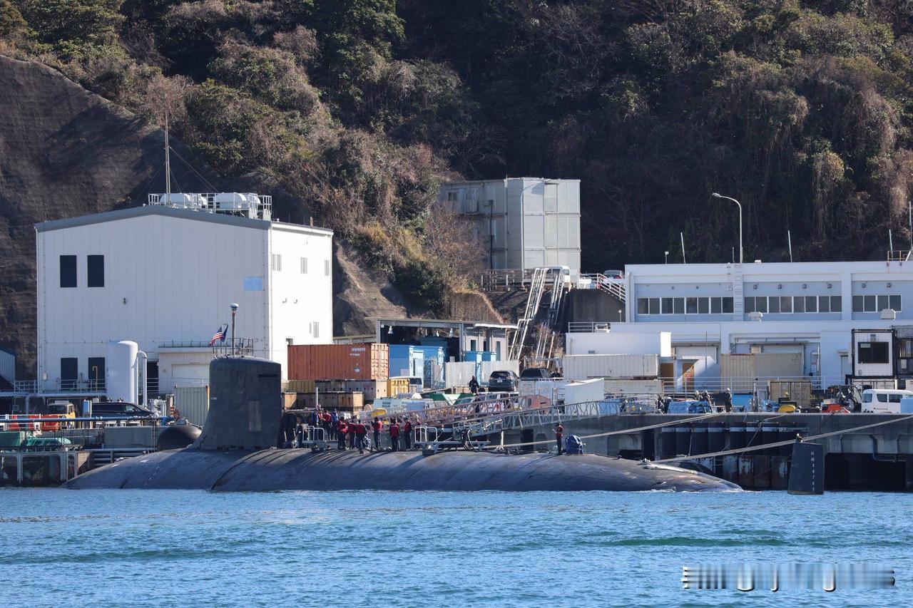 🇺🇸美国海军核动力潜艇“海狼”号（SSN-21）于1月12日离开日本横须贺海