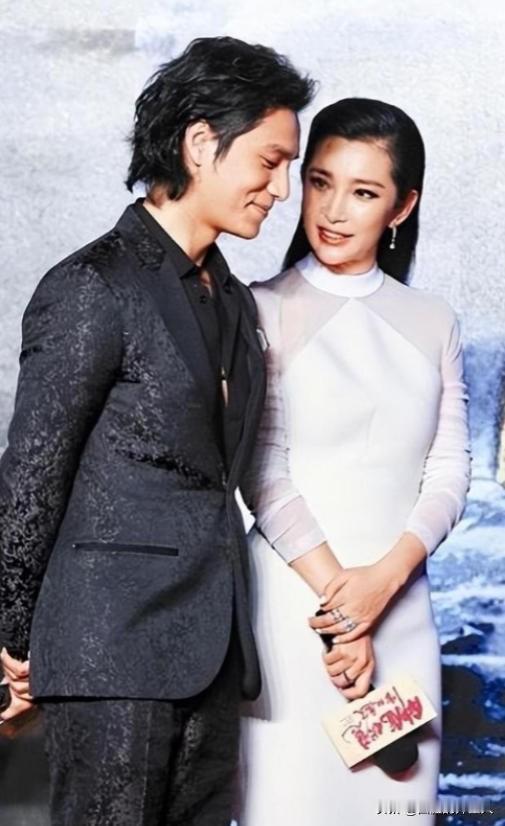 一次，李冰冰问陈坤：“我这所有接吻、拥抱、洗澡的戏，都和你拍了，我这辈子你就