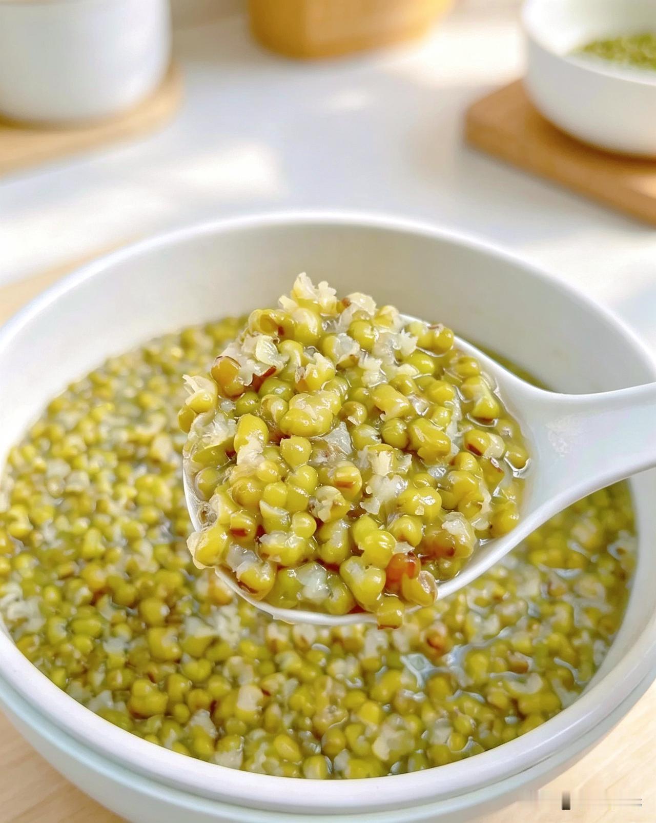 终于找到了！糖水铺不外传的绿豆汤做法，不用冻不用炒，颗颗开花碧绿出沙以前在