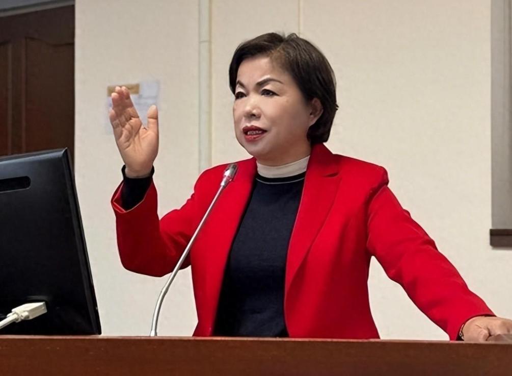 杨琼璎打响了台中内战的第一枪！很多人以为这只是普通的党内初选。错了！真相是：这是