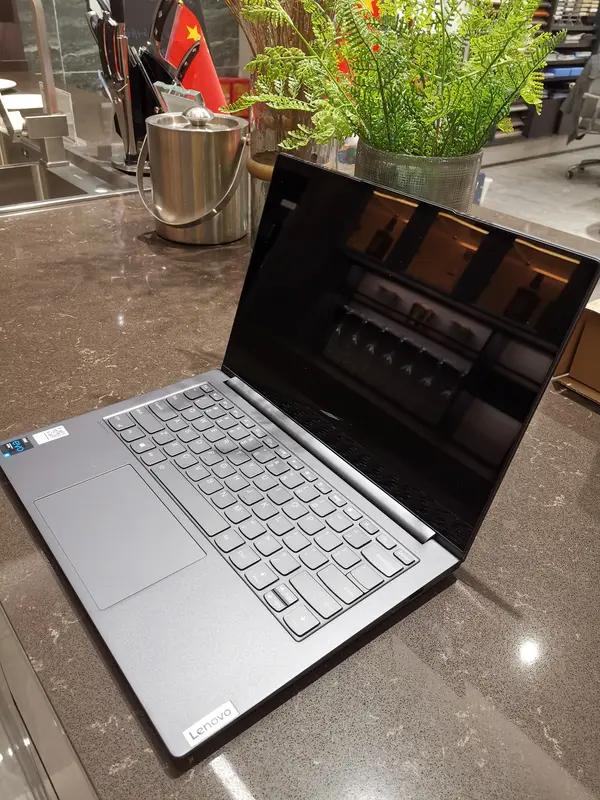 联想笔记本每年都出新款吗？联想笔记本基本每年都会出新款。联想发布新本时间不固