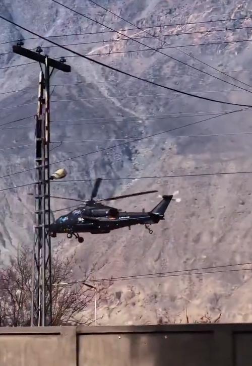 我国最新型武直10ME攻击直升机开始在巴基斯坦高山山区测试。以前因为动力系统不足