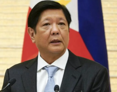 最近，小马科斯又遇到大麻烦了。国际刑事法院宣布暂时不对杜特尔特进行庭审。这对