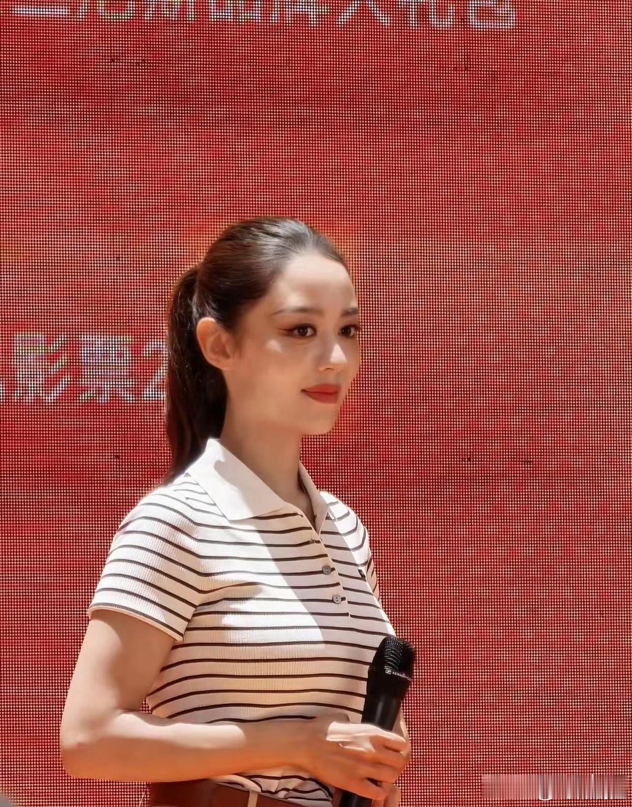 吉娜大光明造型美到犯规，浓颜系大美女!