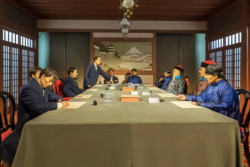 1895年中日《马关条约》是中华民族近代灭顶之灾的开始，之前英法俄等西方国家虽多