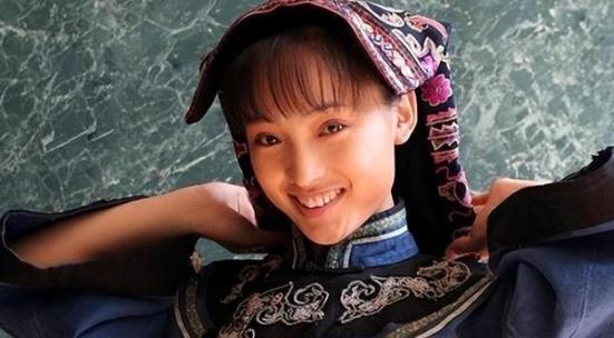 2012年，女演员白静被老公连捅3刀身亡，丈夫随后也选择自尽。离世前，他悲痛不已