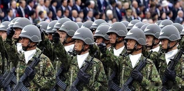 【怎么打日本，让它死得更快，我们代价更低？】先说结论：重击+封锁=半个月内灭